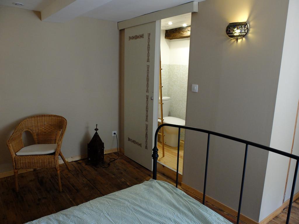 La Maison Du Voyageur Les Ilhes Номер фото